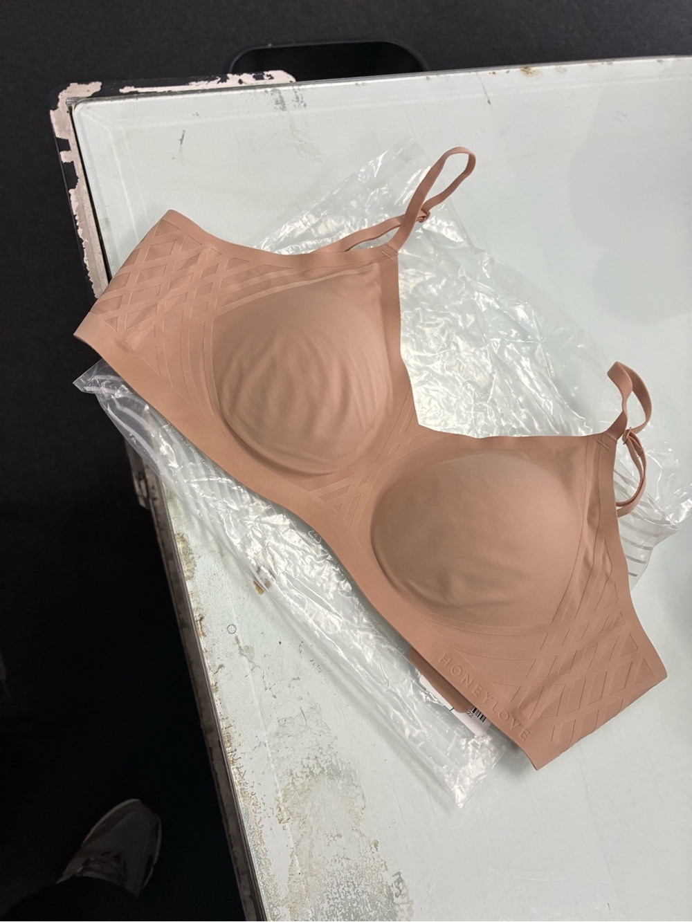 HoneyLove Bra Womens SZ Med Sand Wireless Crossover Padded Comfort Women’s New